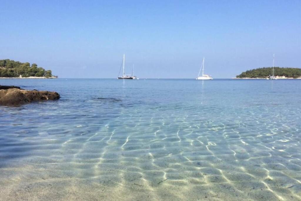 Apartment Capo D'Oro Rovigno Esterno foto