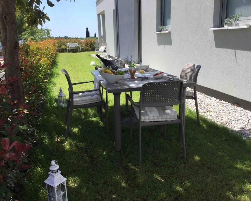 Apartment Capo D'Oro Rovigno Esterno foto