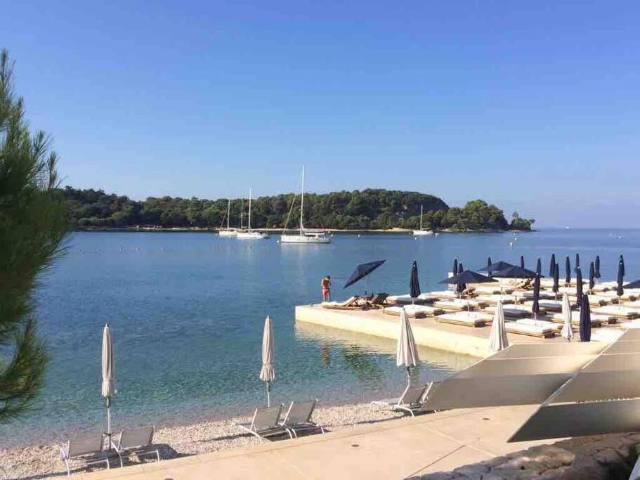 Apartment Capo D'Oro Rovigno Esterno foto