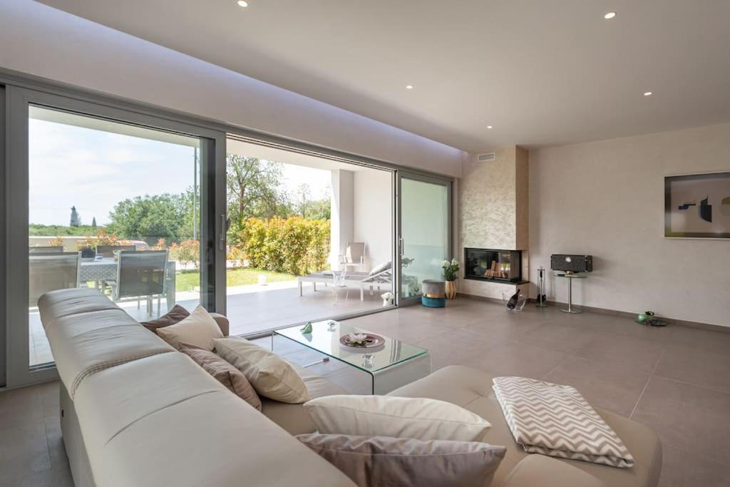 Apartment Capo D'Oro Rovigno Esterno foto